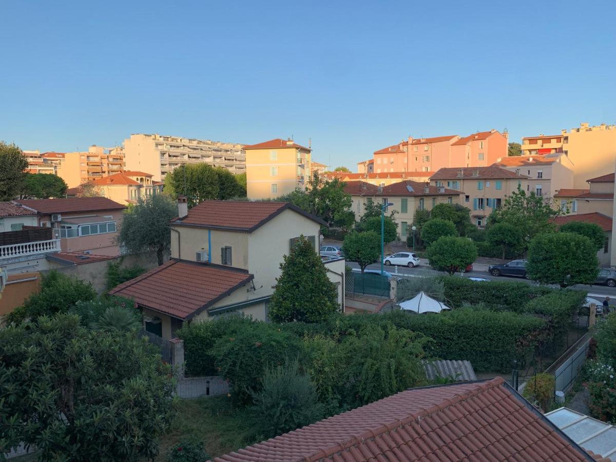 Azzurra * Menton